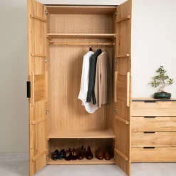 Armoire 2 portes en bois massif de chêne Runa - NordicStory
