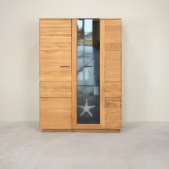 Buffet vitrine en bois massif de chêne Arvik - NordicStory