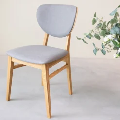 Chaise de salle à manger en bois massif de chêne Nova, revêtement en tissu Gris Nordique/Beige – Lot de 2 ou 4 chaises - NordicStory