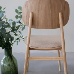 Chaise de salle à manger en bois massif de chêne Varde, revêtement en tissu Gris Nordique/Beige – Lot de 2 ou 4 chaises - NordicStory