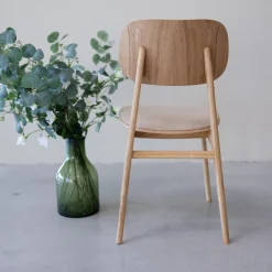 Chaise de salle à manger en bois massif de chêne Varde, revêtement en tissu Gris Nordique/Beige – Lot de 2 ou 4 chaises - NordicStory