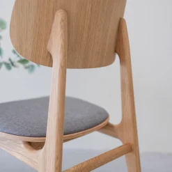 Chaise de salle à manger en bois massif de chêne Varde, revêtement en tissu Gris Nordique/Beige – Lot de 2 ou 4 chaises - NordicStory