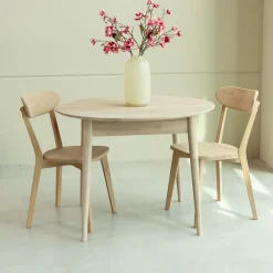 Chaise de salle à manger en bois massif de chêne Isku – Lot de 2 ou 4 chaises - NordicStory
