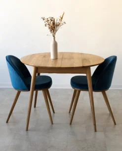 Chaise de salle à manger en bois massif de chêne Clara, revêtement en velours Bleu Monaco – Lot de 2 ou 4 chaises - NordicStory