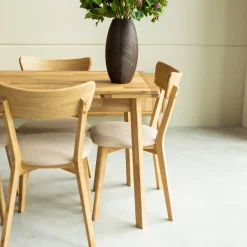 Chaise de salle à manger en bois massif de chêne Diana, revêtement Beige – Lot de 2 ou 4 chaises - NordicStory