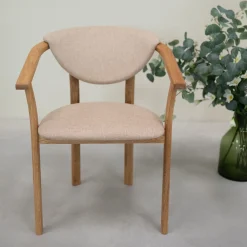 Chaise de salle à manger en bois massif de chêne Alexis, revêtement en tissu Beige – Lot de 2 ou 4 chaises - NordicStory