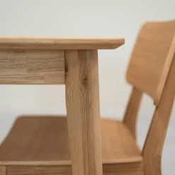 Table à manger carré en bois massif de chêne Gustaf - VESKOR