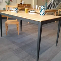 Table à manger en bois massif de chêne Madrid - NordicStory