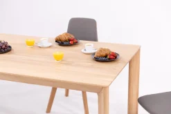 Table à manger extensible en bois massif DITA - KARPIS