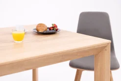 Table à manger fixe en bois massif DITA - KARPIS