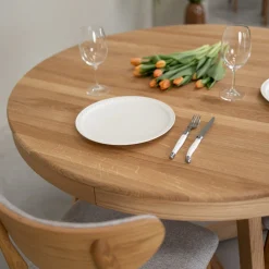 Table à manger ronde extensible en chêne massif Valence - NordicStory