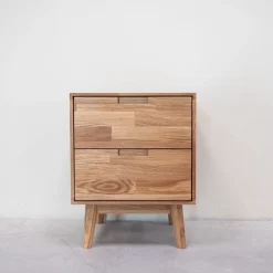Table de chevet en bois massif de chêne Escandi - NordicStory