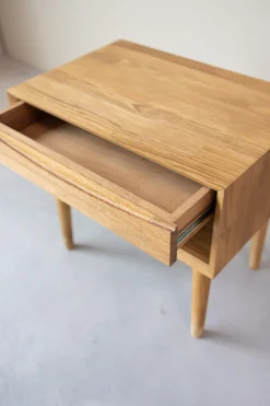 Table de chevet en bois massif de chêne Escandi 2 - NordicStory