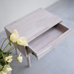 Table de chevet en bois massif de chêne Escandi 2 - NordicStory