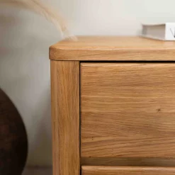 Table de chevet en bois massif de chêne Elsa - NordicStory