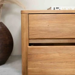 Table de chevet en bois massif de chêne Elsa - NordicStory