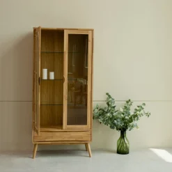 Vitrine en bois massif de chêne Malmo - VESKOR
