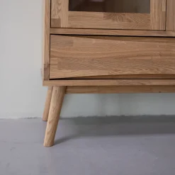 Vitrine en bois massif de chêne Malmo - VESKOR