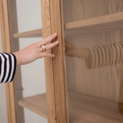 Vitrine en bois massif de chêne Kodama - VESKOR